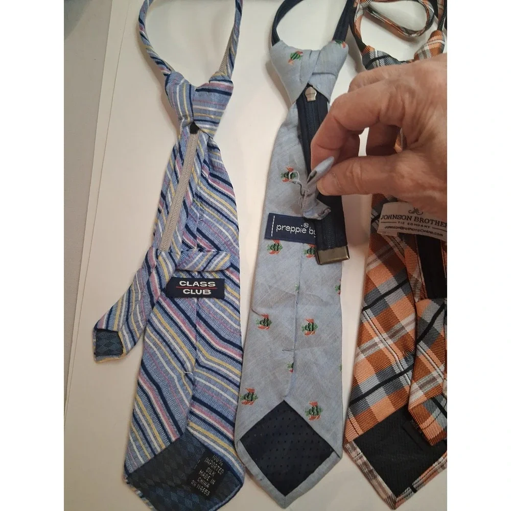 Lot of 6 Boys Zipper Pre-Tied Neckties & 2 Bow Ties Assorted Brands Colors